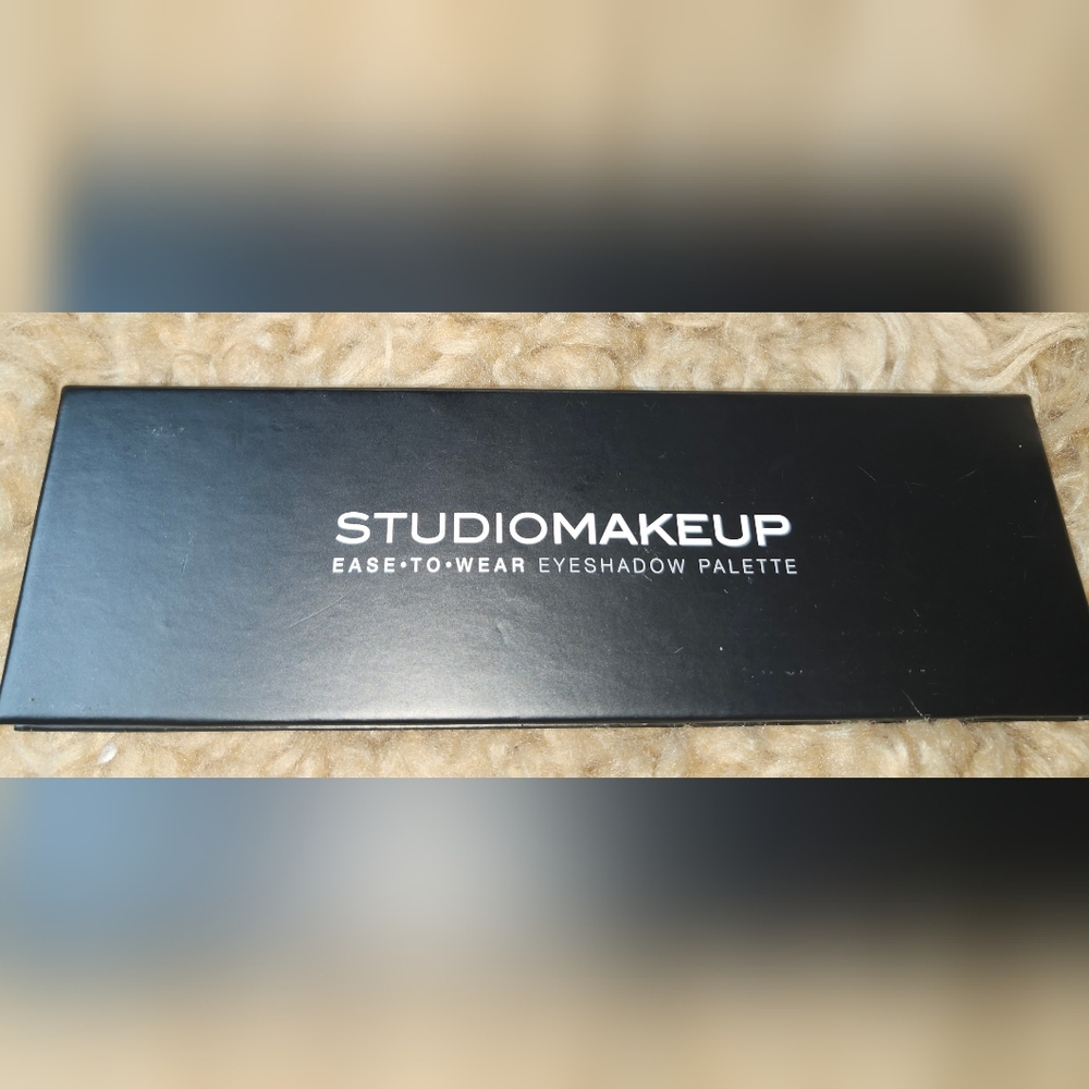 NWOT StudioMakeup Ease To Wear Eyeshadow Palette